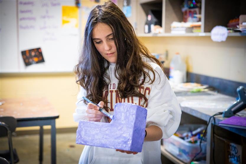 Art class at Spring Station Middle